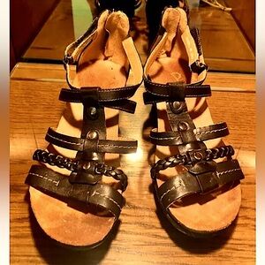 🌍EARTH ORIGINS🌍 STRAPPY LEATHER WEDGE BACK ZIP “KENDALL” SANDALS EUC❣️
